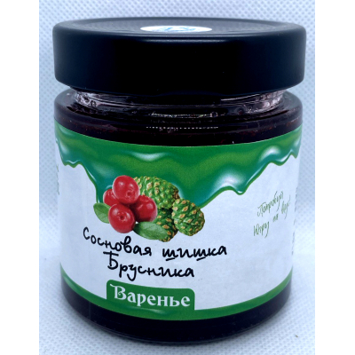 Молодые сосновые шишки с лесной брусникой